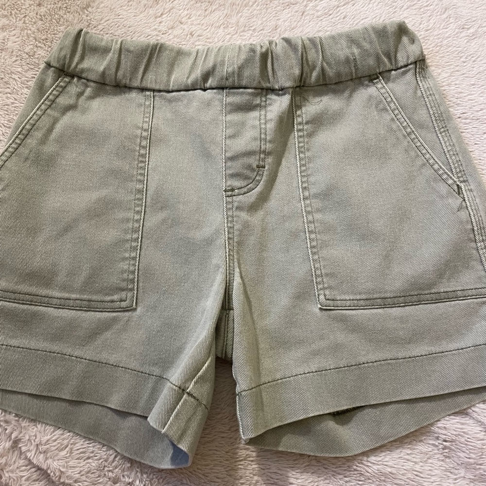 Genuine Vintage Lee Brand Relaxed Khaki Green Shorts